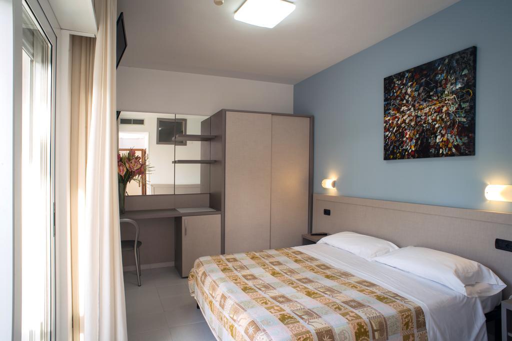 Hotel Clipper Giulianova Bagian luar foto
