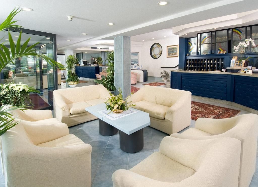 Hotel Clipper Giulianova Bagian luar foto
