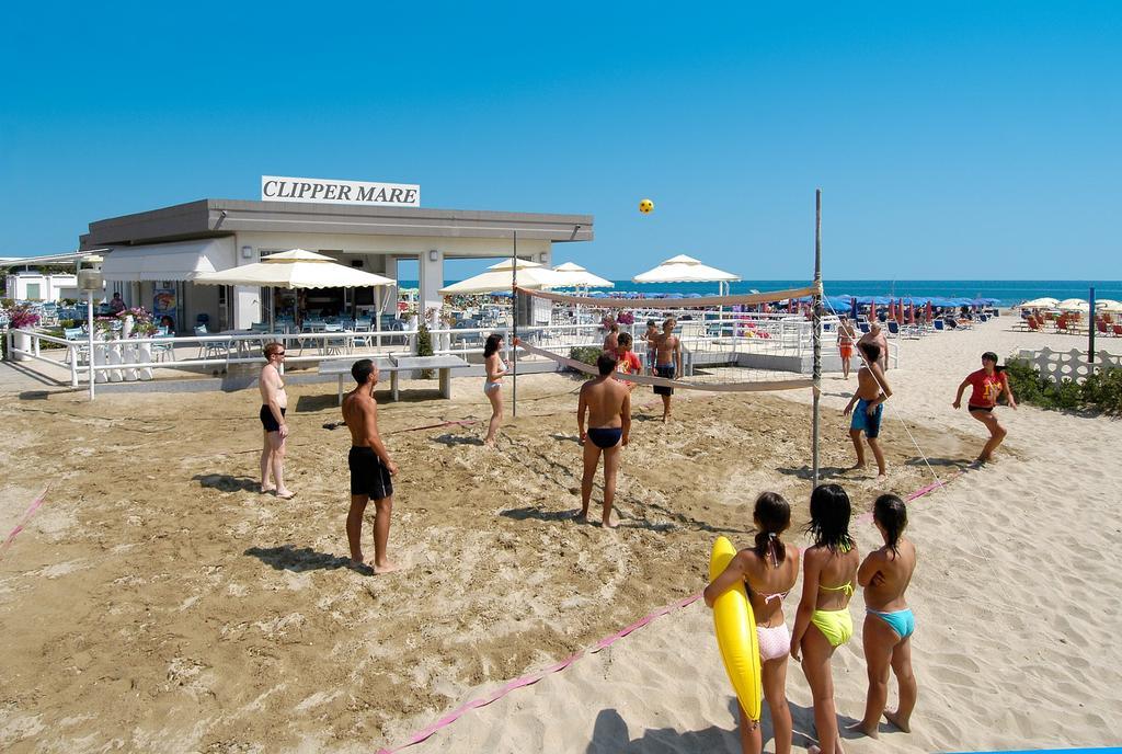 Hotel Clipper Giulianova Bagian luar foto