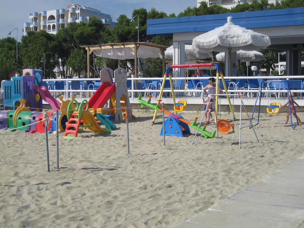 Hotel Clipper Giulianova Bagian luar foto