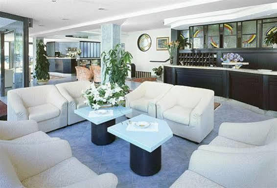 Hotel Clipper Giulianova Bagian luar foto